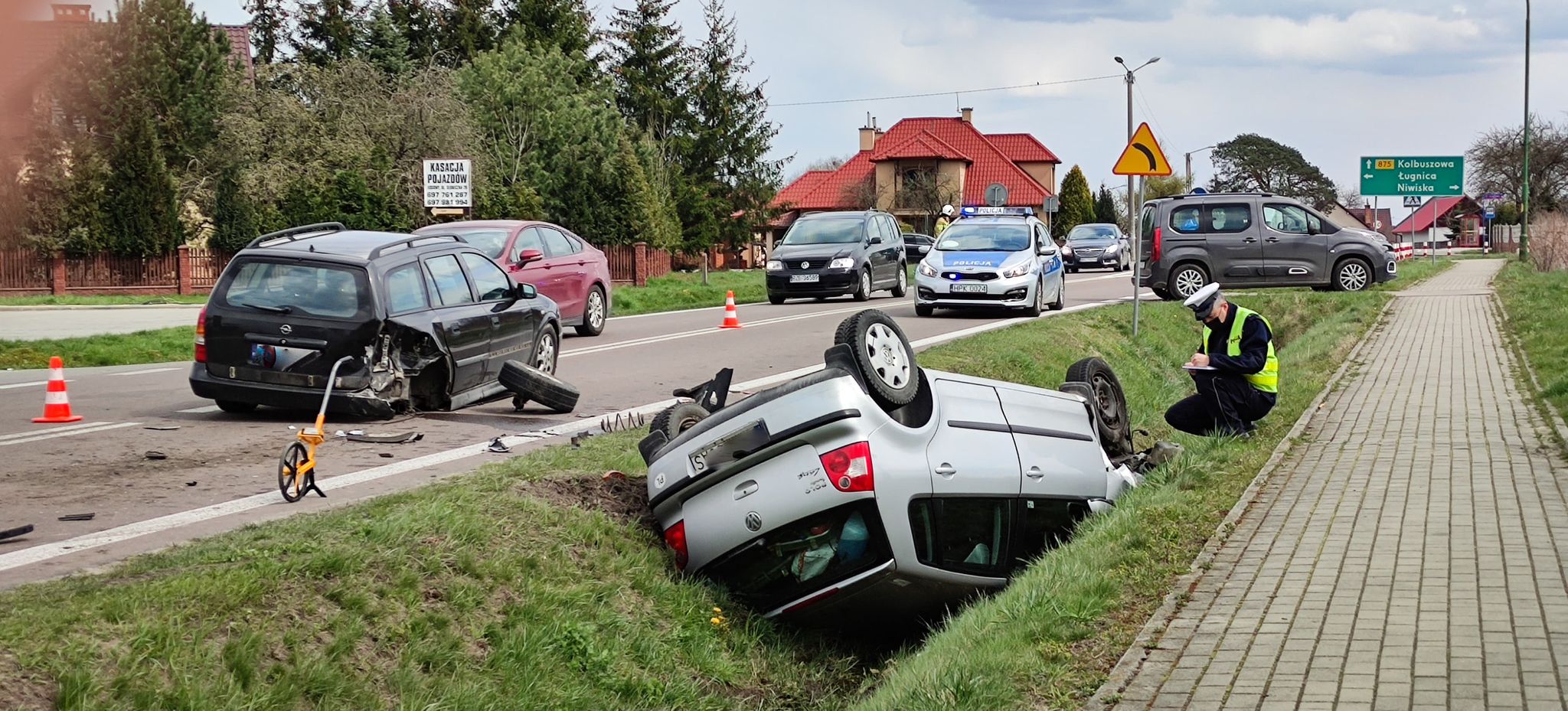 Wypadek na drodze Mielec - Kolbuszowa [ZDJĘCIA] - Zdjęcie główne