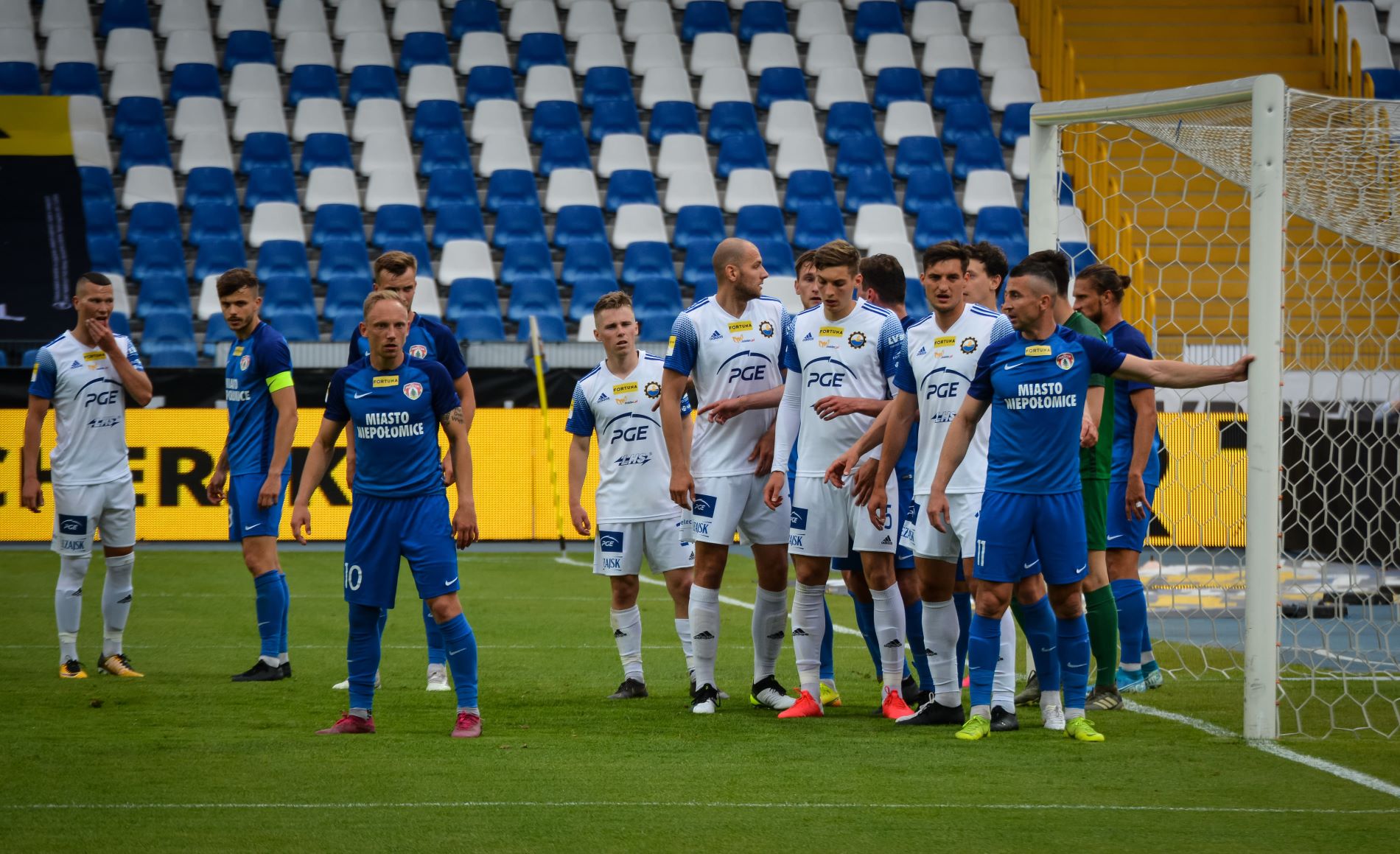 Mecz rozstrzygnął się w samej końcówce. Stal Mielec walczyła w Jastrzębiu - Zdjęcie główne