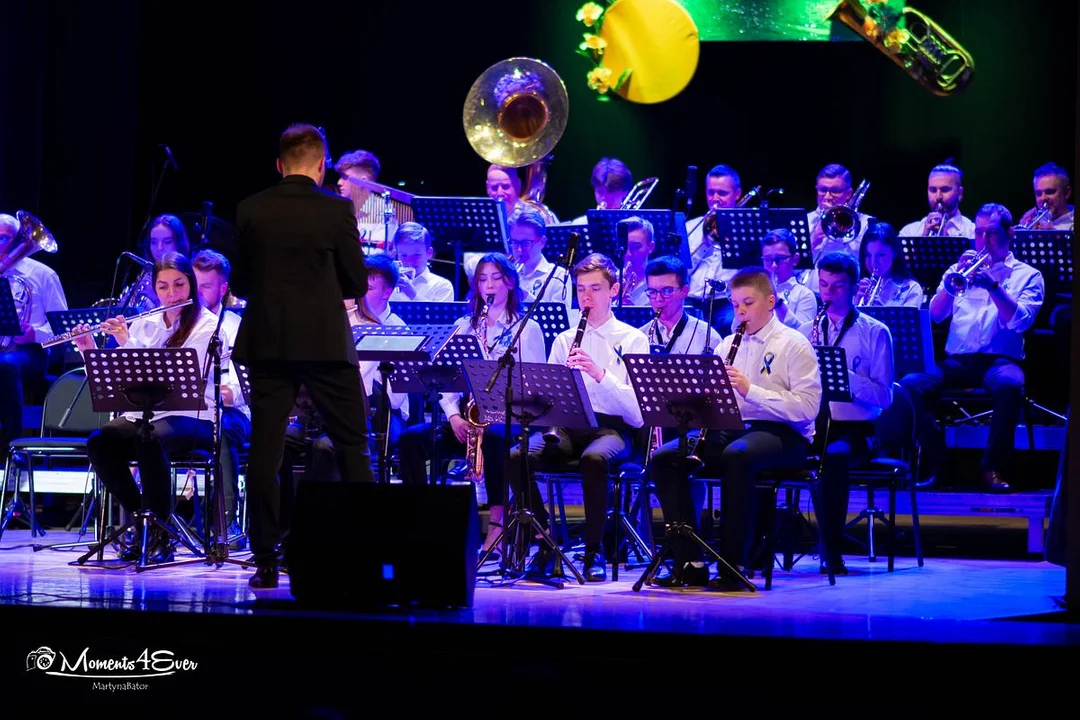 Mielecka Orkiestra Dęta zagrała dla Ukrainy [ZDJĘCIA] - Zdjęcie główne