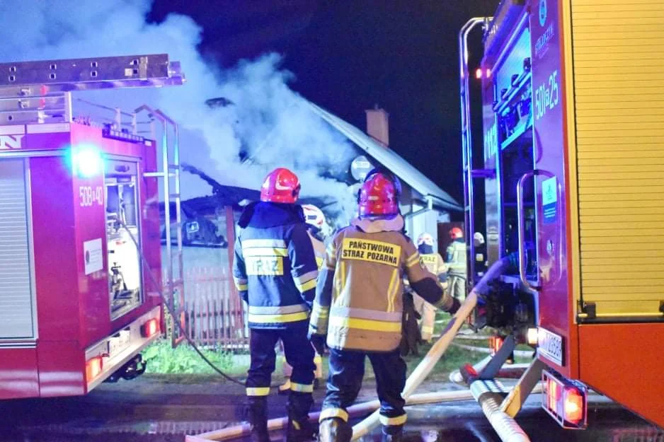 Pożar budynku w Chorzelowie - Zdjęcie główne