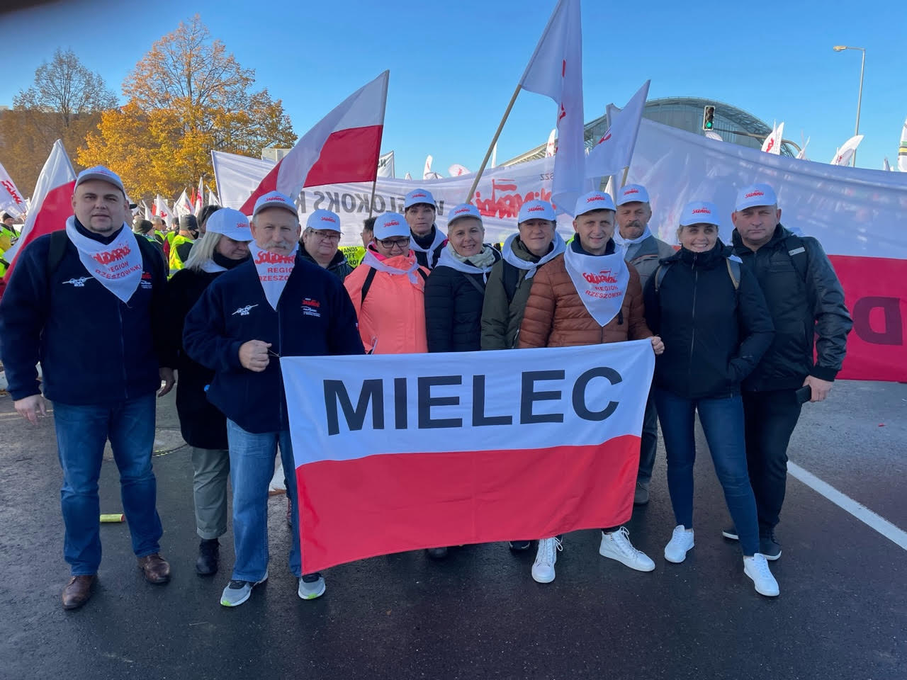  Mielczanie protestowali w Luksemburgu w obronie Turowa [ZDJĘCIA] - Zdjęcie główne