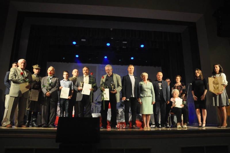 Mieleccy Niezłomni Niepokorni - otrzymali statuetki wolności. Za nami gala finałowa Festiwalu Niepokorni Niezłomni Wyklęci [FOTO] - Zdjęcie główne