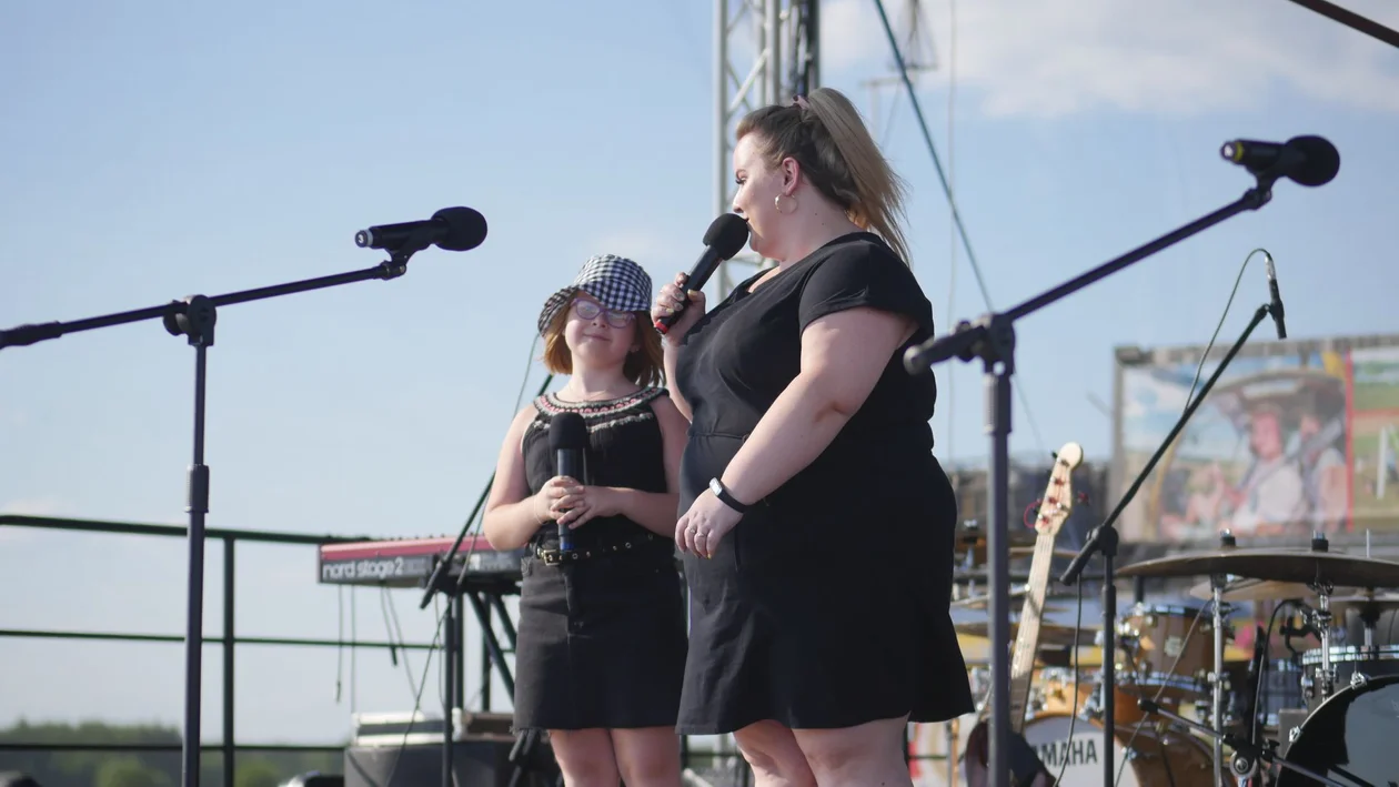 Piknik rodzinny w Tuszowie Narodowym. Lachersi, kabaret EWG i występy dzieci z GOK-u w Grochowem [ZDJĘCIA] - Zdjęcie główne