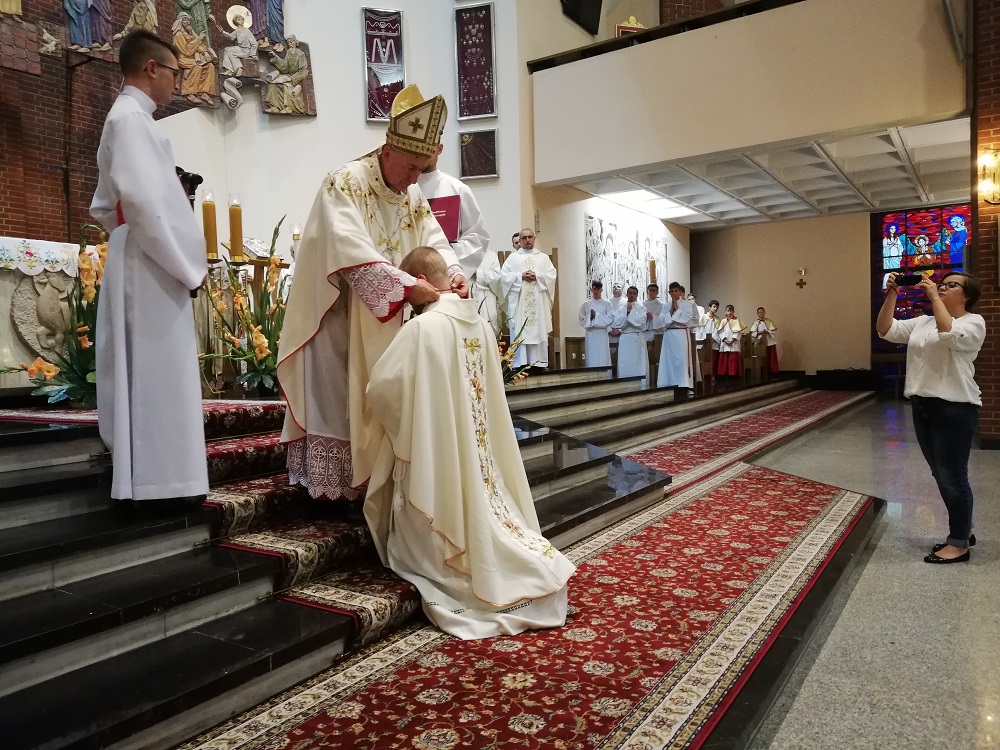 Wyjedzie z Mielca do Kazachstanu. Biskup tarnowski posłał ks. Piotra Dydo-Rożnieckiego na misje - Zdjęcie główne