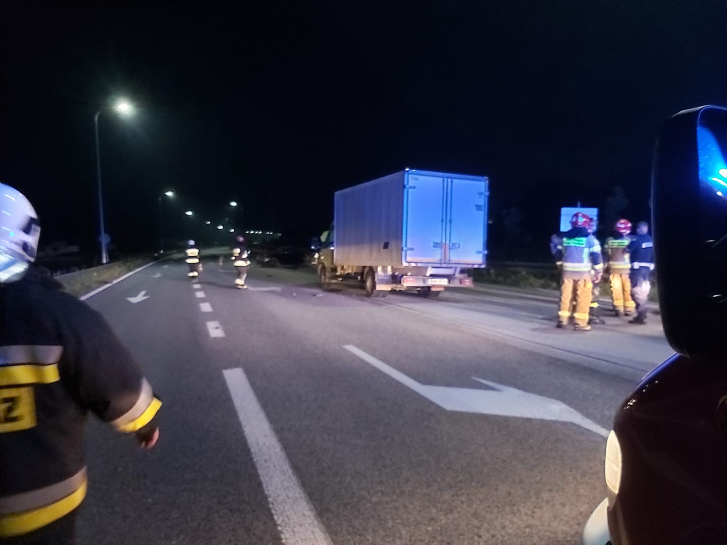 Nocne niebezpieczne zderzenie na trasie Mielec - Połaniec. Zobacz co się stało [FOTO] - Zdjęcie główne