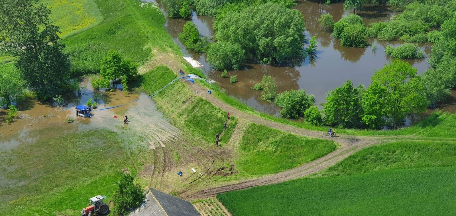 Raport powodziowy: Sytuacja stabilna. Coraz mniej wody.Mamy zdjęcia z policyjnego Black Hawka [FOTO] - Zdjęcie główne