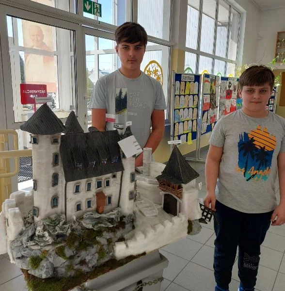 Oryginalne pałace i zamki. Prace uczniów zadziwiają [ZDJĘCIA-LISTA LAUREATÓW]