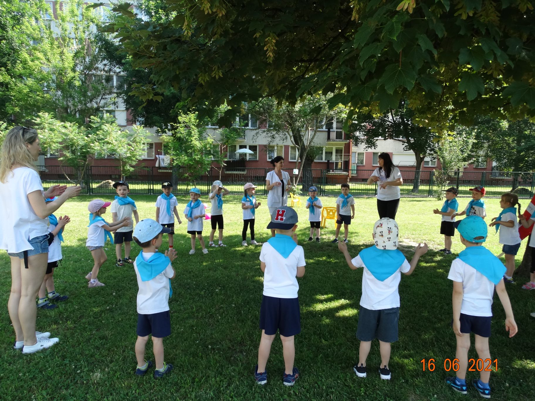 Przedszkola Miejskiego Nr 8 w Mielcu zorganizowały własną ,,Ósemeczkową Olimpiadę Sportową''.