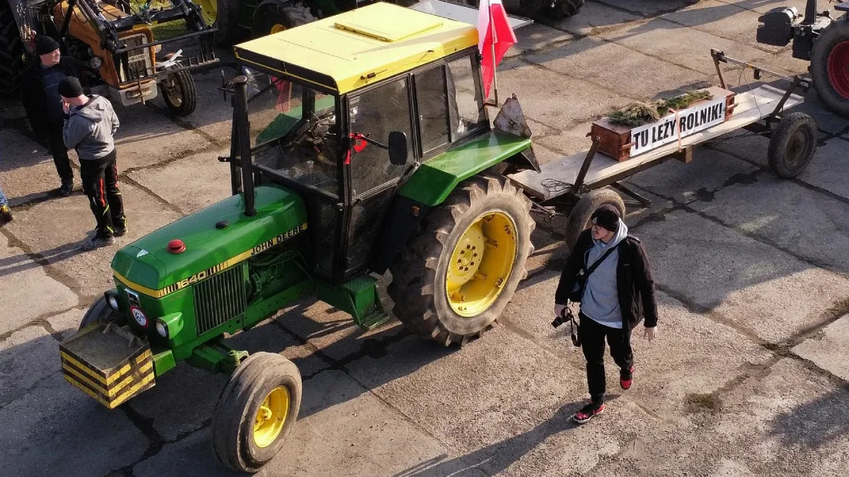 Strajk rolników w Mielcu z lotu ptaka. "Pokazaliśmy siłę i determinację" [WIDEO-ZDJĘCIA] - Zdjęcie główne