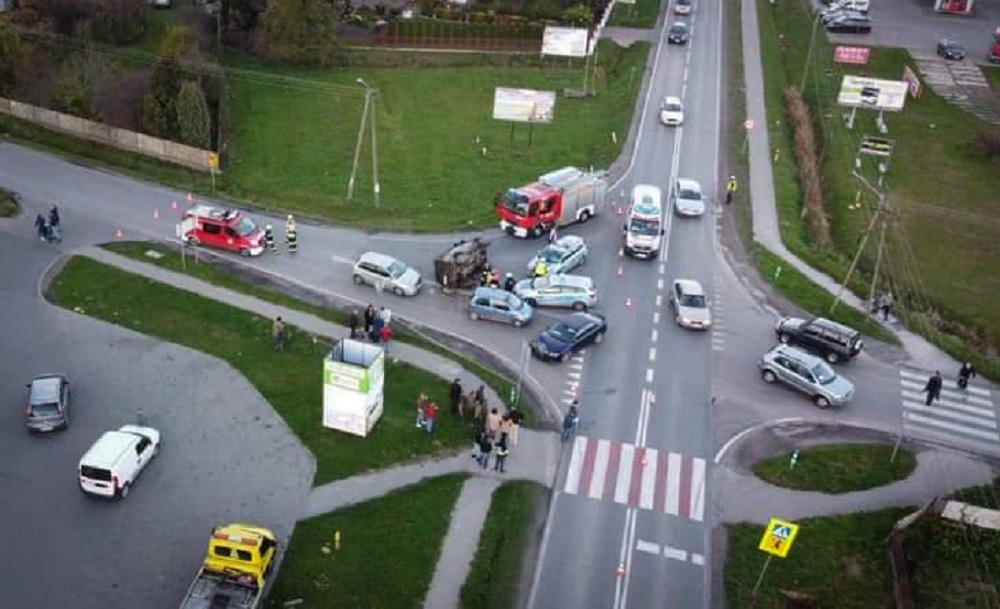 Zderzenie 4 aut na drodze Mielec - Radomyśl Wielki! [FOTO] - Zdjęcie główne