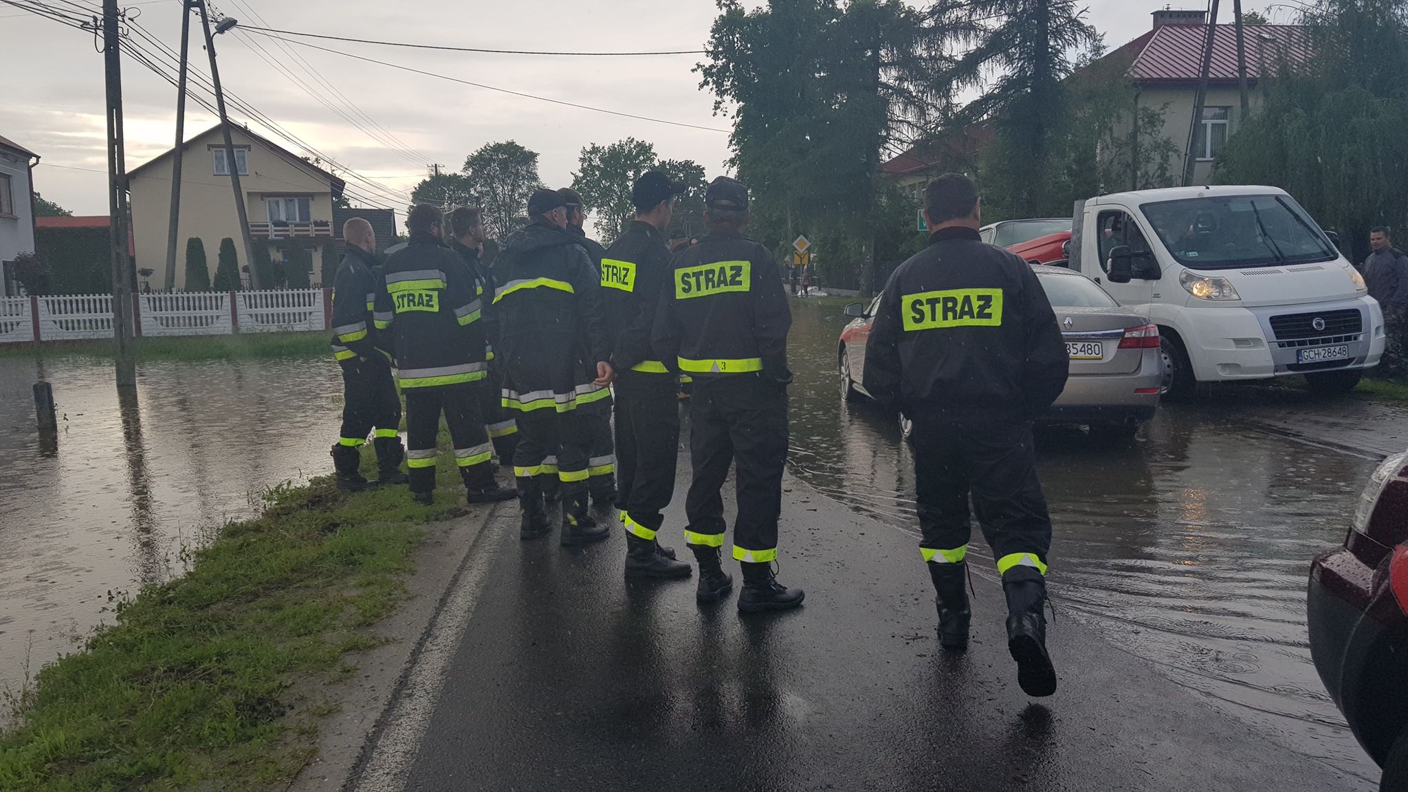 [NAJNOWSZE WIECZORNE INFORMACJE] Izbiska: Woda przerwała groblę zabezpieczającą stawy hodowlane - Zdjęcie główne