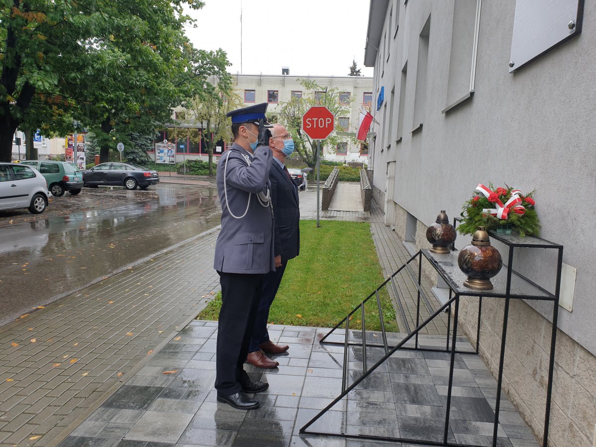 Policjanci upamiętnili 82. rocznicę sowieckiej napaści na Polskę - Zdjęcie główne