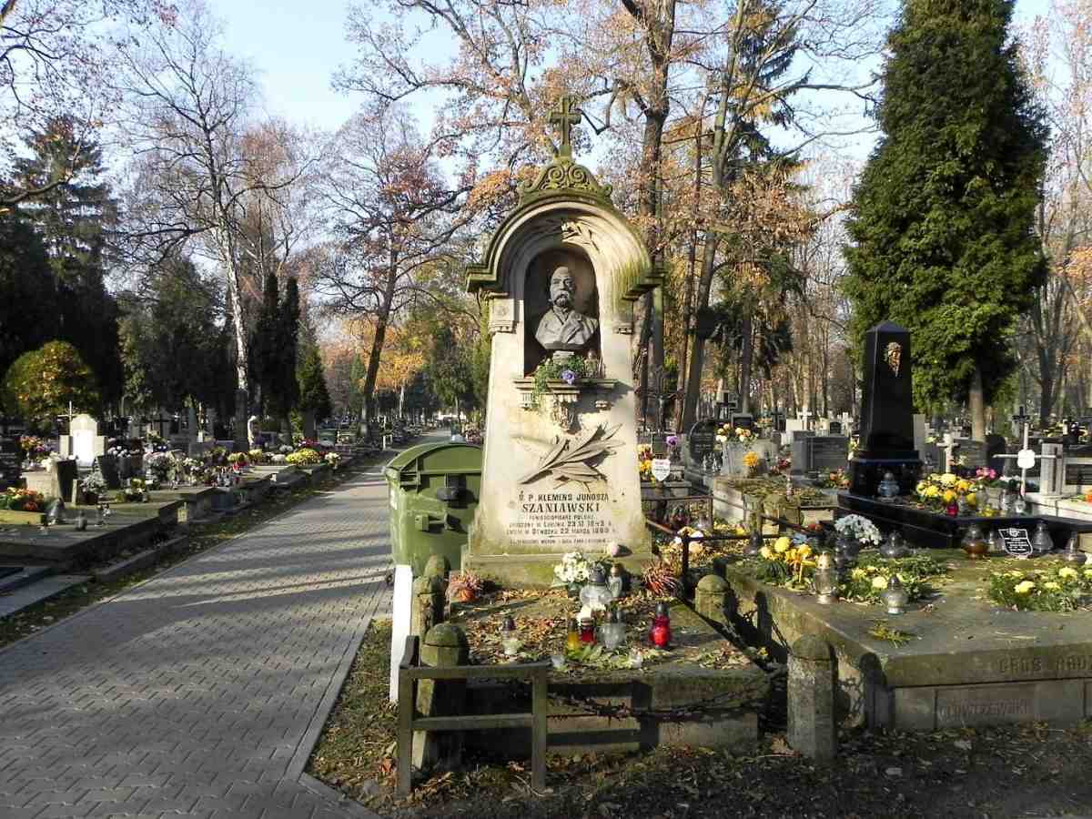 Najstarsze cmentarze w Polsce. Nie tylko warszawskie Powązki [ZDJĘCIA] - Zdjęcie główne