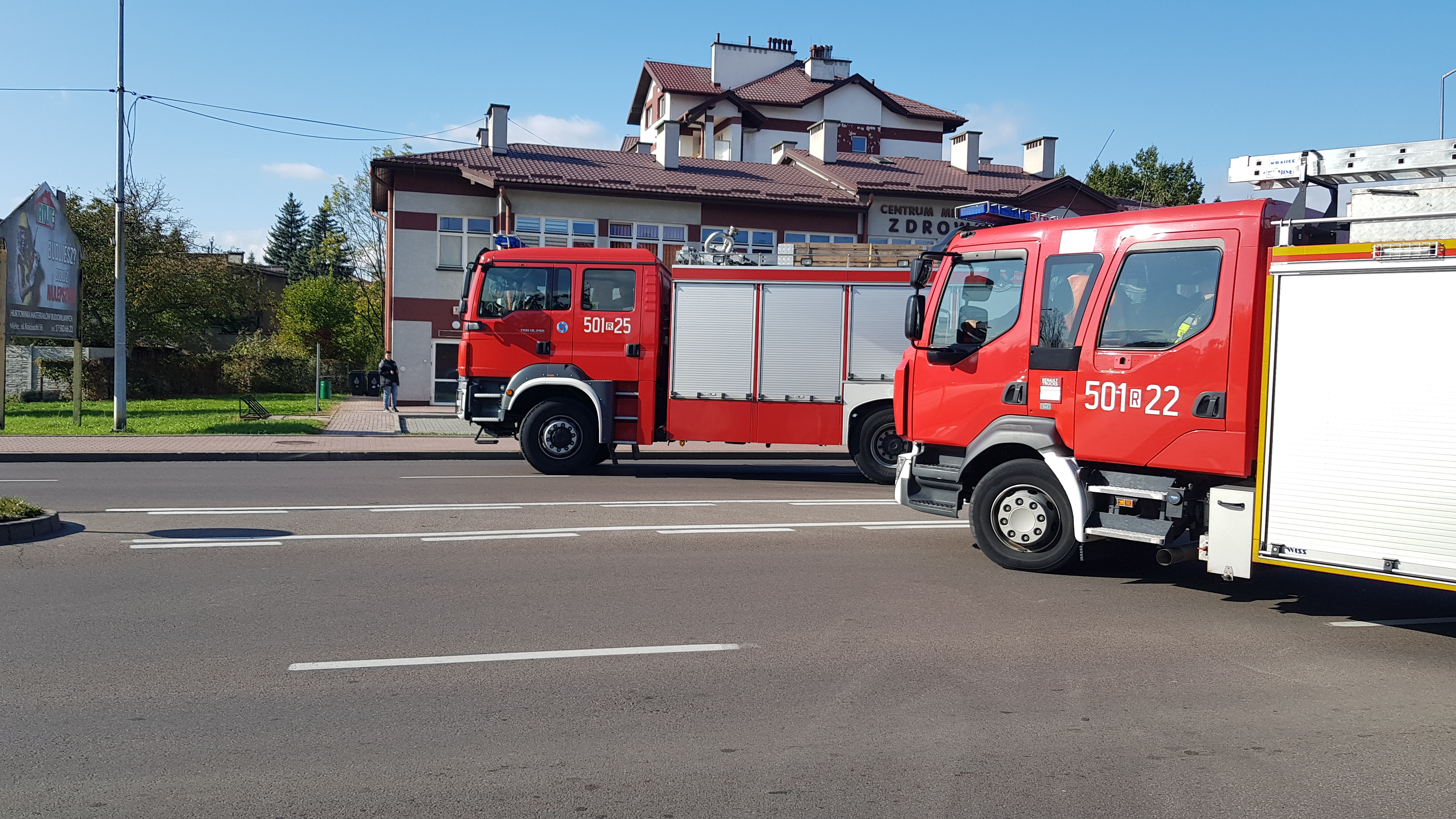 Strażacy gaszą pożar suchej trawy! - Zdjęcie główne