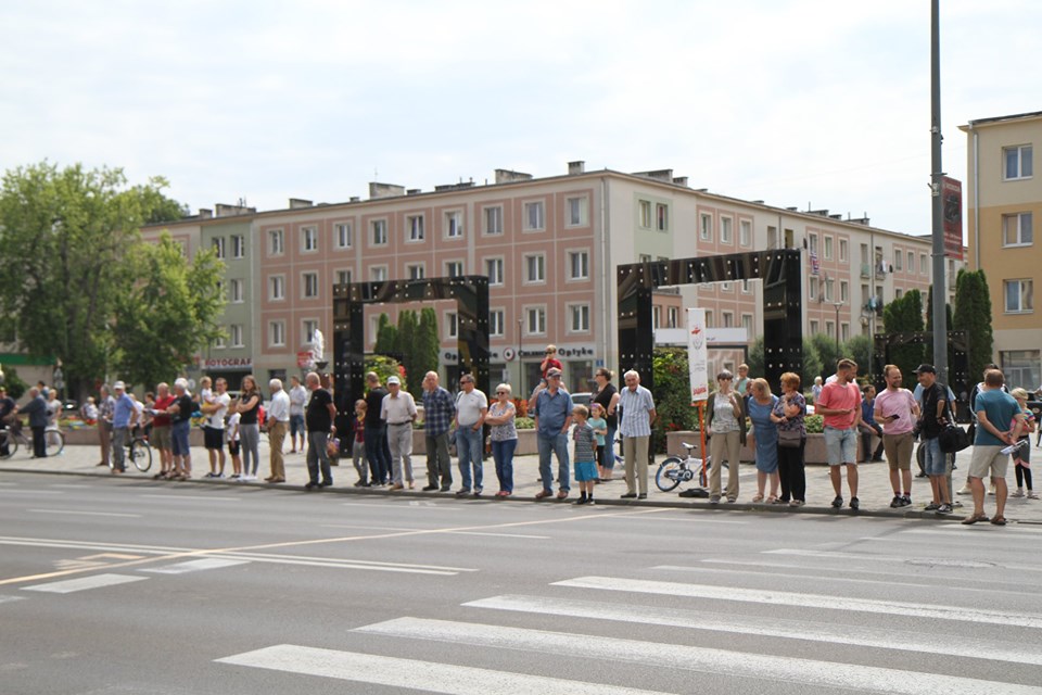 Lotny finisz znanego wyścigu kolarskiego w Mielcu [FOTO, VIDEO] - Zdjęcie główne