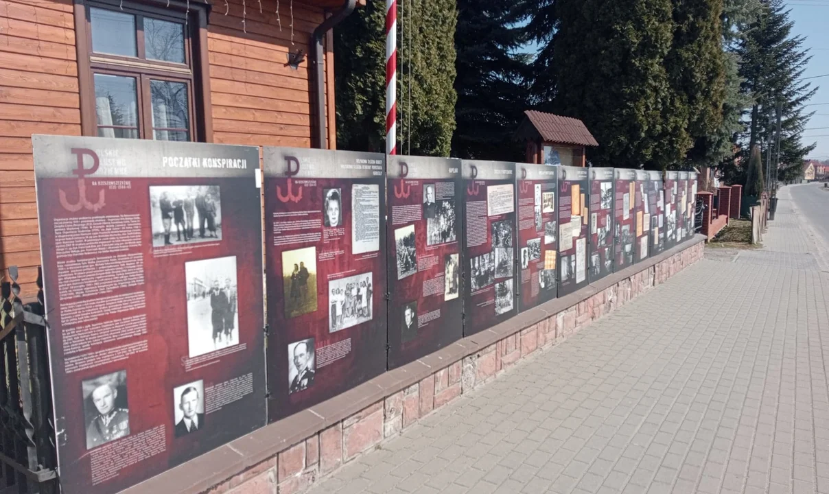 Można już oglądać historyczną wystawę plenerową w Tuszowie Narodowym - Zdjęcie główne
