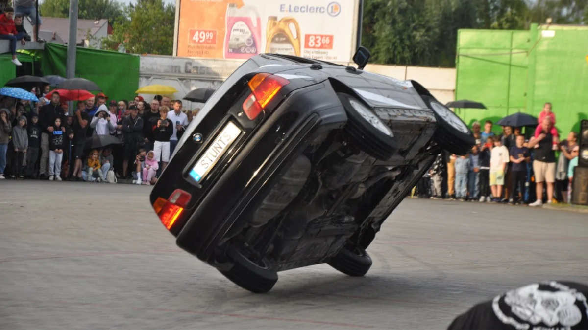 Monster TRUCK SHOW w Mielcu to wyczekiwane wydarzenie dodało adrenaliny oglądającym [ZDJĘCIA] - Zdjęcie główne