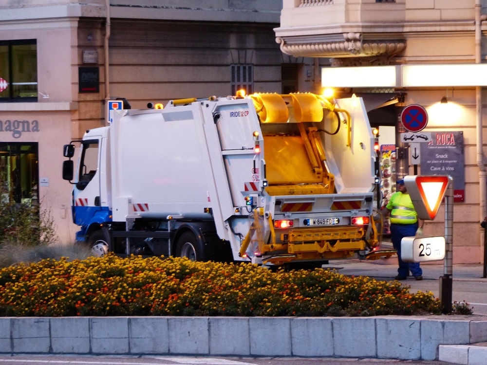 W tym tygodniu wywóz śmieci z Mielca w późniejszym terminie  - Zdjęcie główne