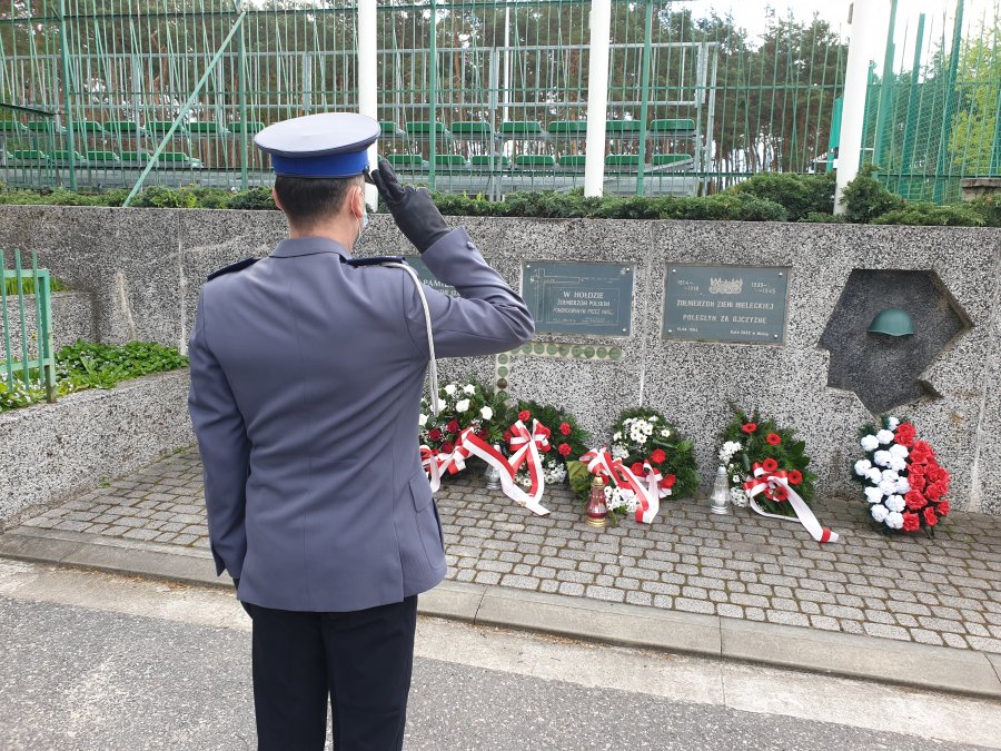 Policjanci uczcili rocznicę zakończenia II Wojny Światowej w Europie - Zdjęcie główne