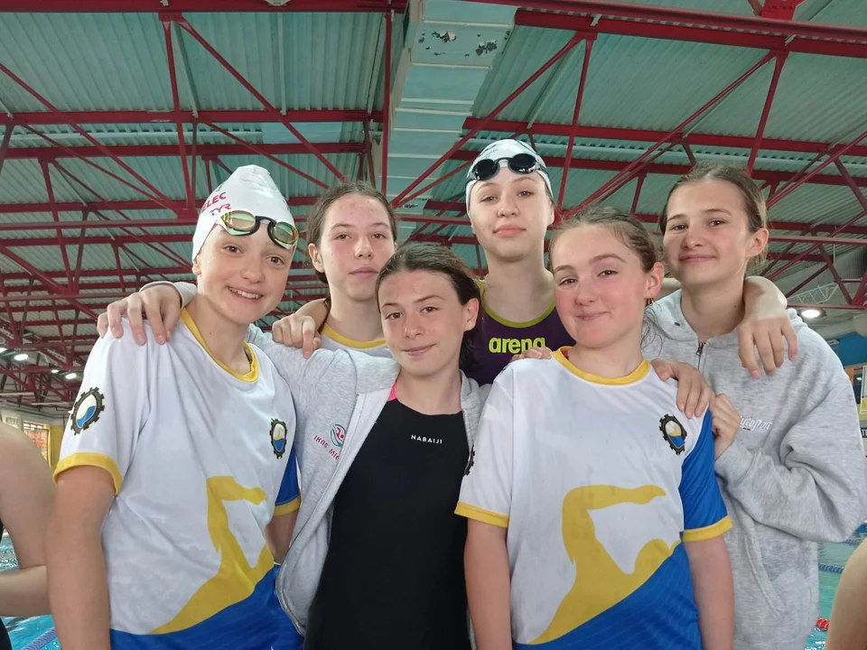 Szkoła Podstawowa nr 6 w Mielcu najlepsza w województwie w pływaniu - Zdjęcie główne