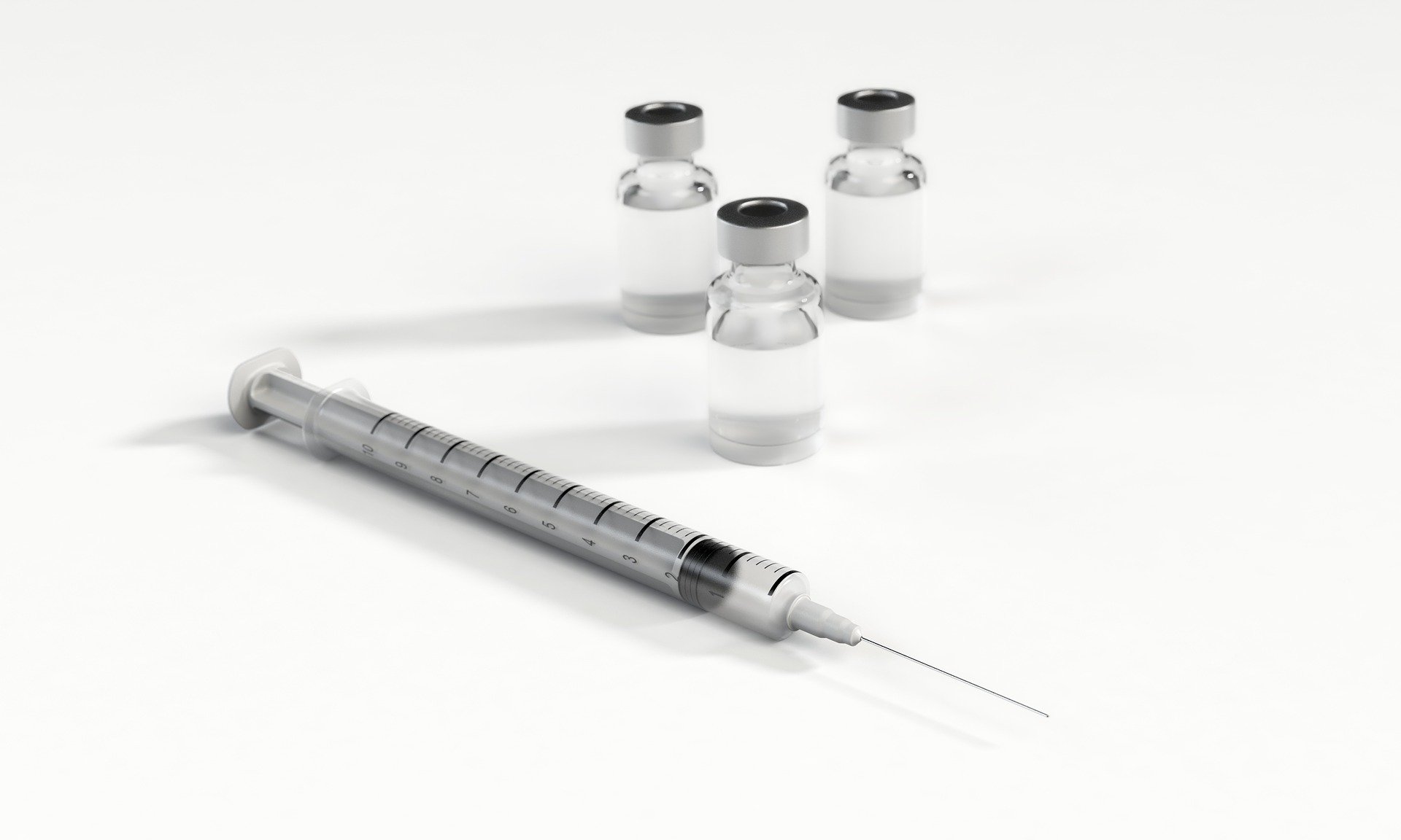 Większa ilość szczepionek przeciw covid-19 powinna być dostępna w I kwartale 2021 roku - Zdjęcie główne