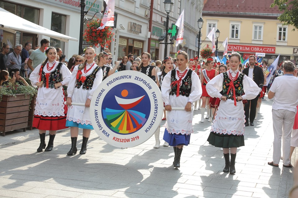 Zespoły polonijne już w stolicy Podkarpacia! Rusza festiwal!  - Zdjęcie główne