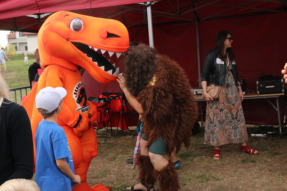 Było groźnie! Dinozaury i jaskiniowcy w mieście - Zdjęcie główne