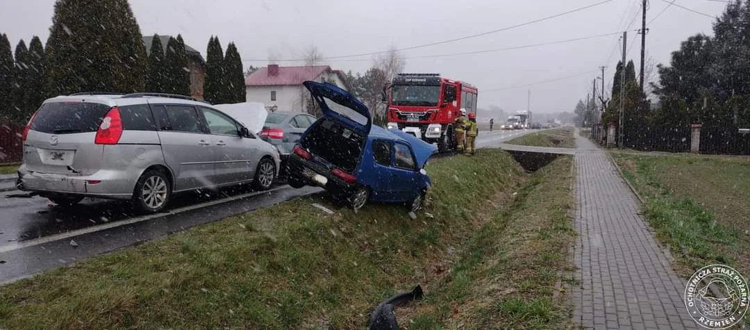 Zderzenie 3 samochodów na trasie Mielec - Dębica [AKTUALIZACJA] - Zdjęcie główne