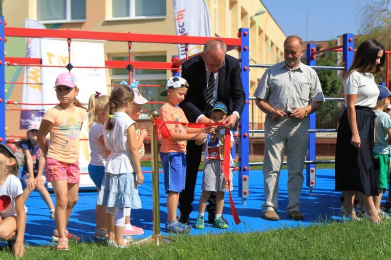 Na osiedlu Szafera mamy nowy plac Zabaw [FOTO] - Zdjęcie główne