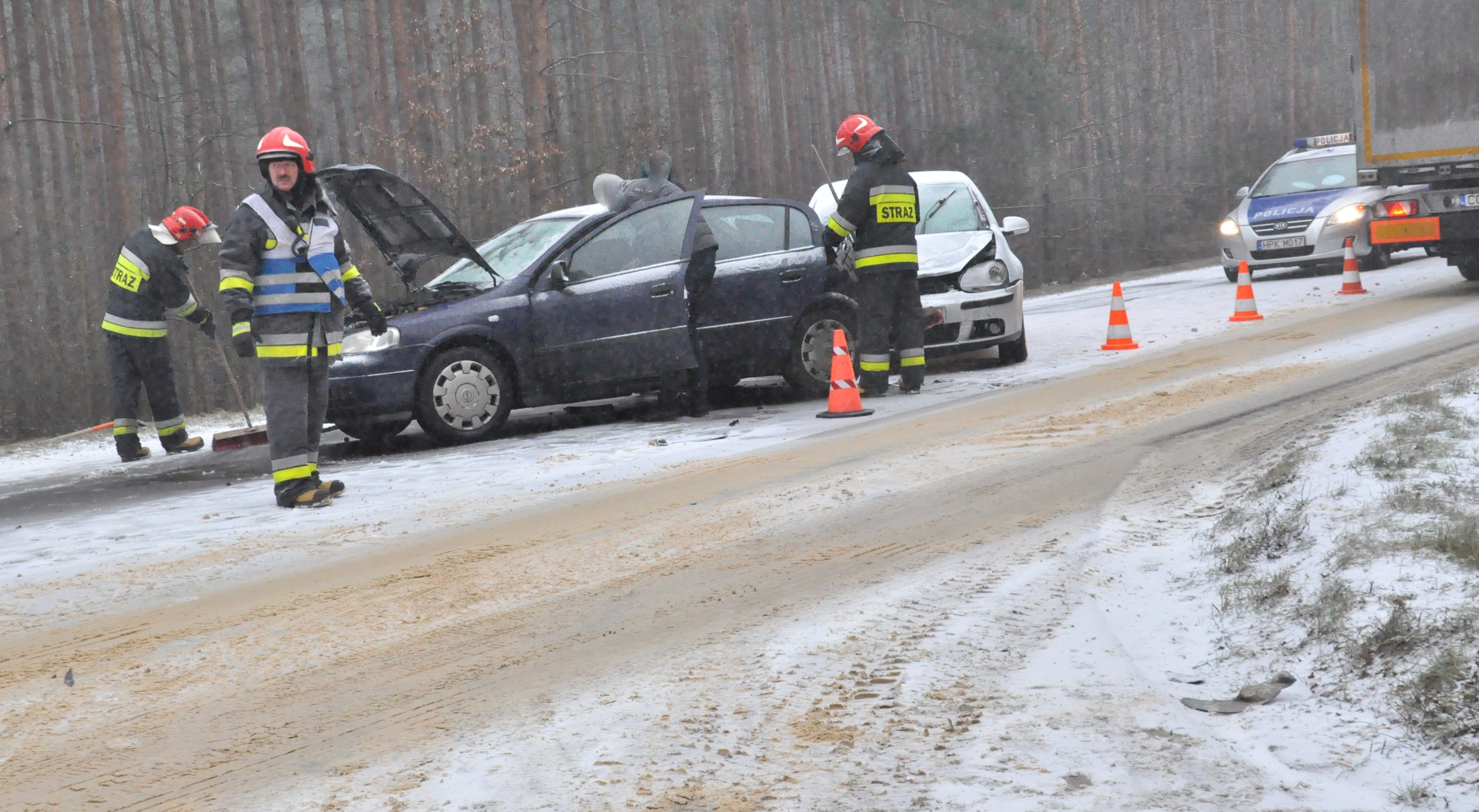 Wypadek na trasie Mielec - Kolbuszowa.  - Zdjęcie główne