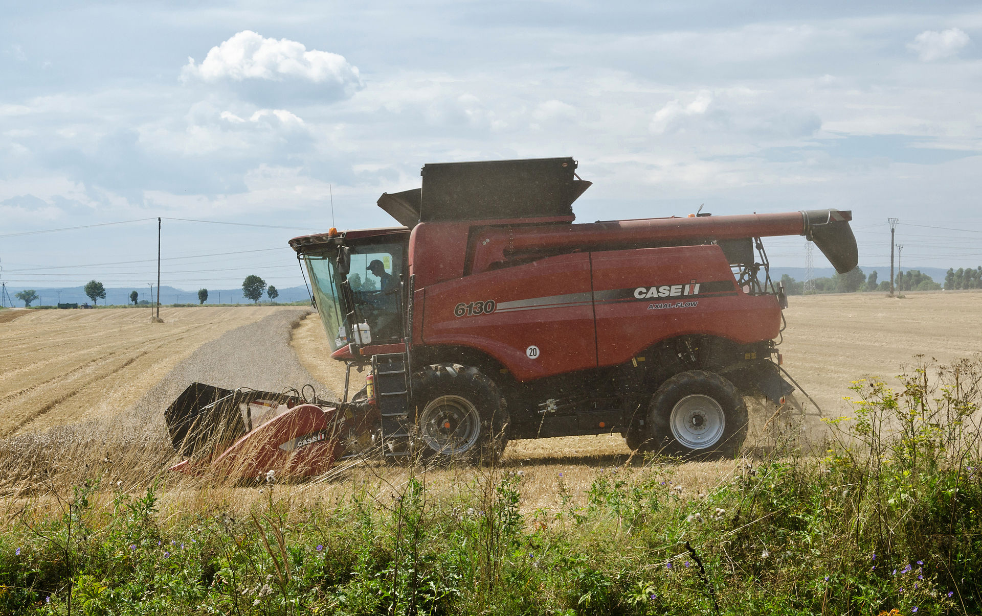 Region. Kombajn przejechał mężczyznę. Operator był pijany - Zdjęcie główne