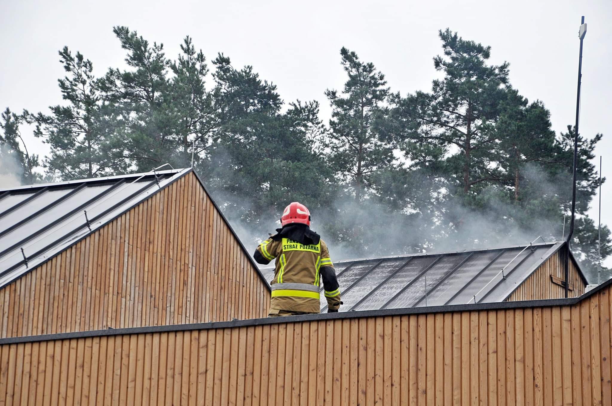 Pożar w kompleksie Rado Resort w Woli Chorzelowskiej [GALERIA-AKTUALIZACJA] - Zdjęcie główne