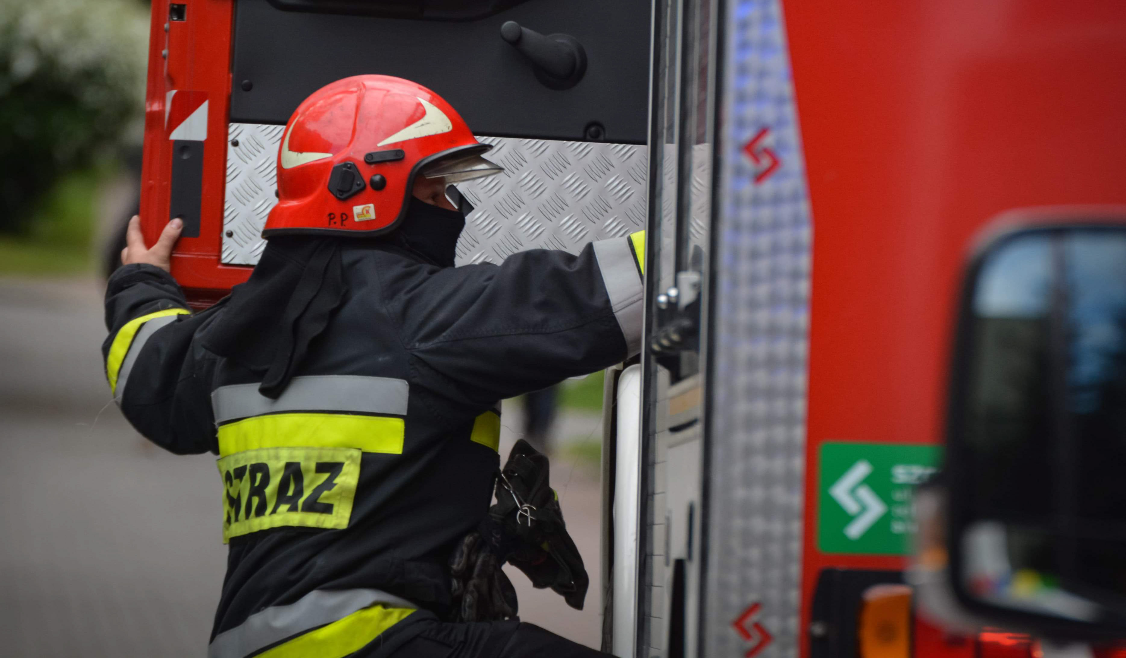 Strażacy usuwali plamę oleju - Zdjęcie główne