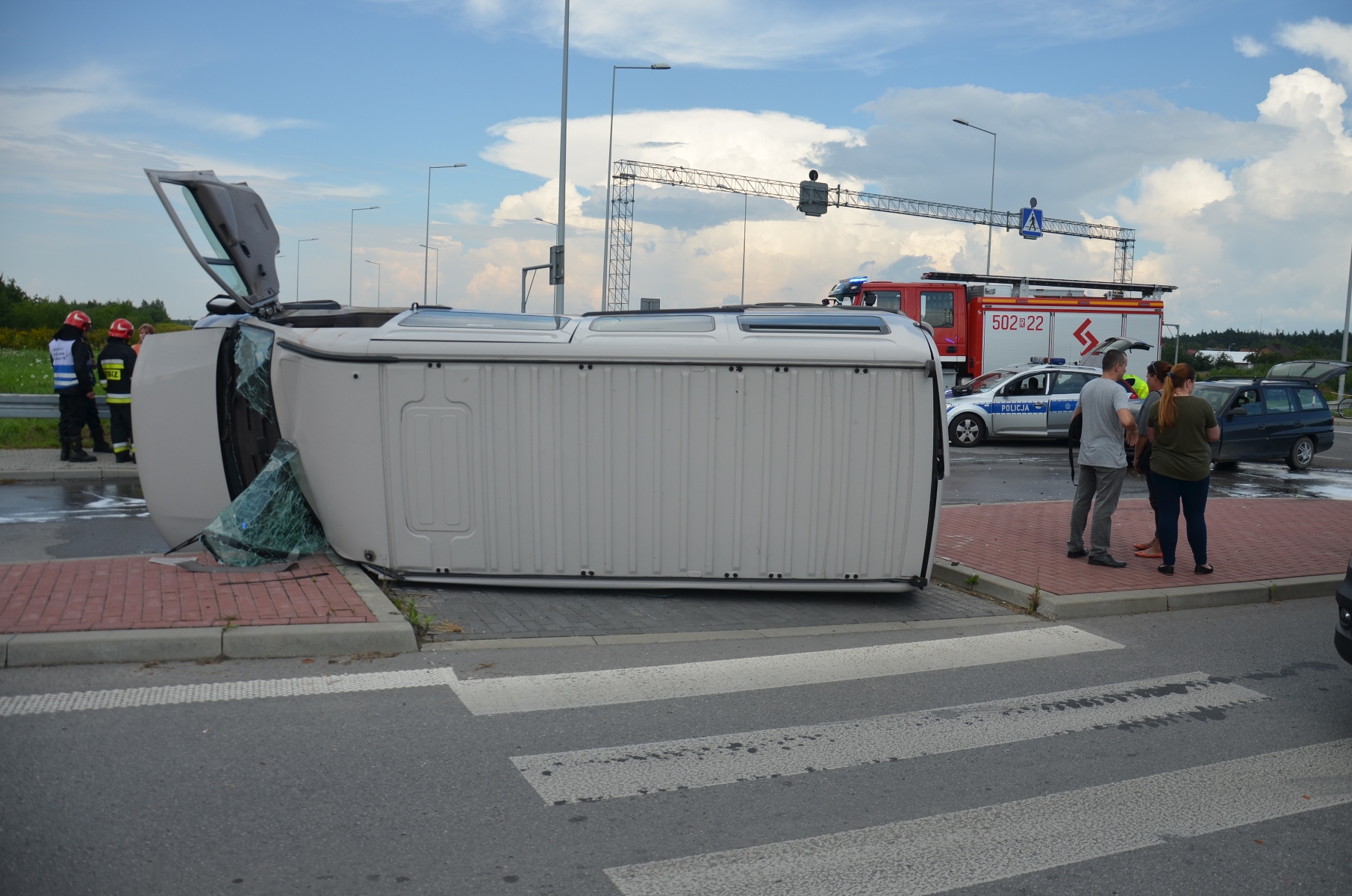 Zderzenie busa z osobówką. Sześć osób w szpitalu! [FOTO] - Zdjęcie główne