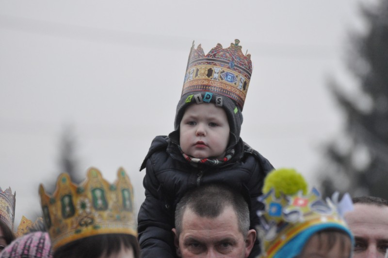 Tradycyjny Orszak Trzech Króli na ulicach Chorzelowa [FOTO] - Zdjęcie główne