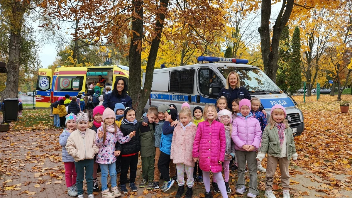 Przedszkolaki z Mielca uczą się o bezpieczeństwie i zdrowiu. Spotkanie z mundurowymi w Przedszkolu Miejskim nr 6 [ZDJĘCIA] - Zdjęcie główne