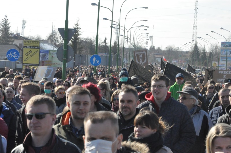 "W nas jest siła" - mieszkańcy Mielca i Szczecinka wspólnie protestowali - Zdjęcie główne