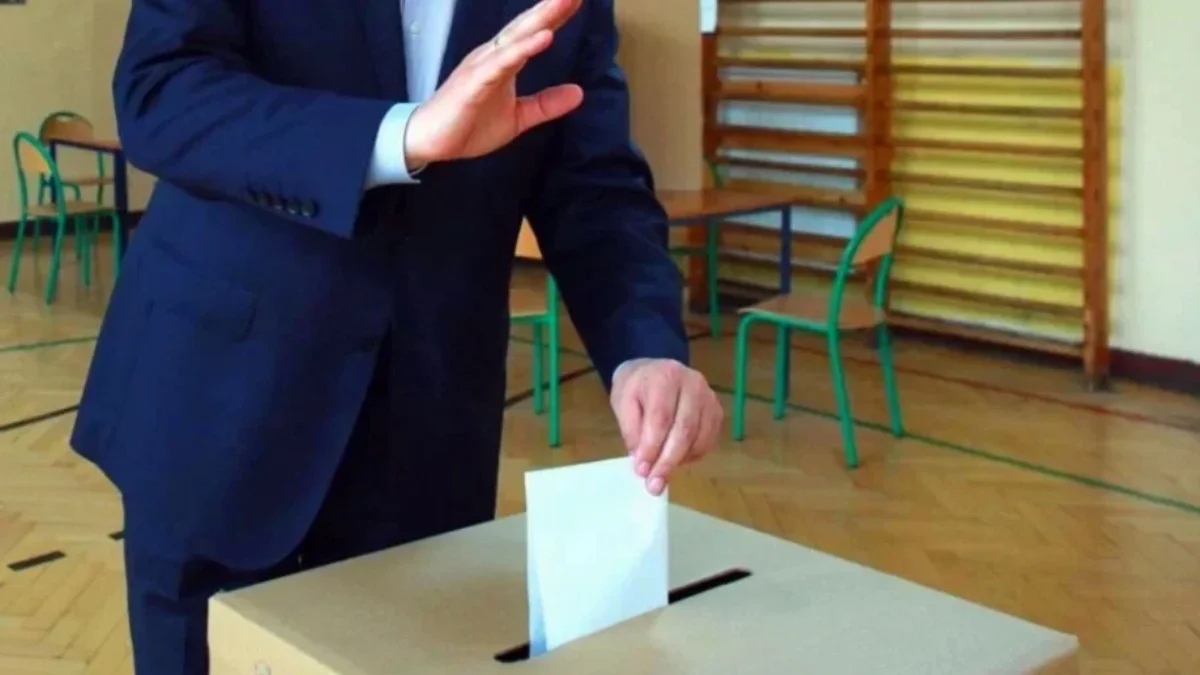 Wybory samorządowe 2024. Frekwencja wyborcza w Mielcu i okolicy na godzinę 12 - Zdjęcie główne