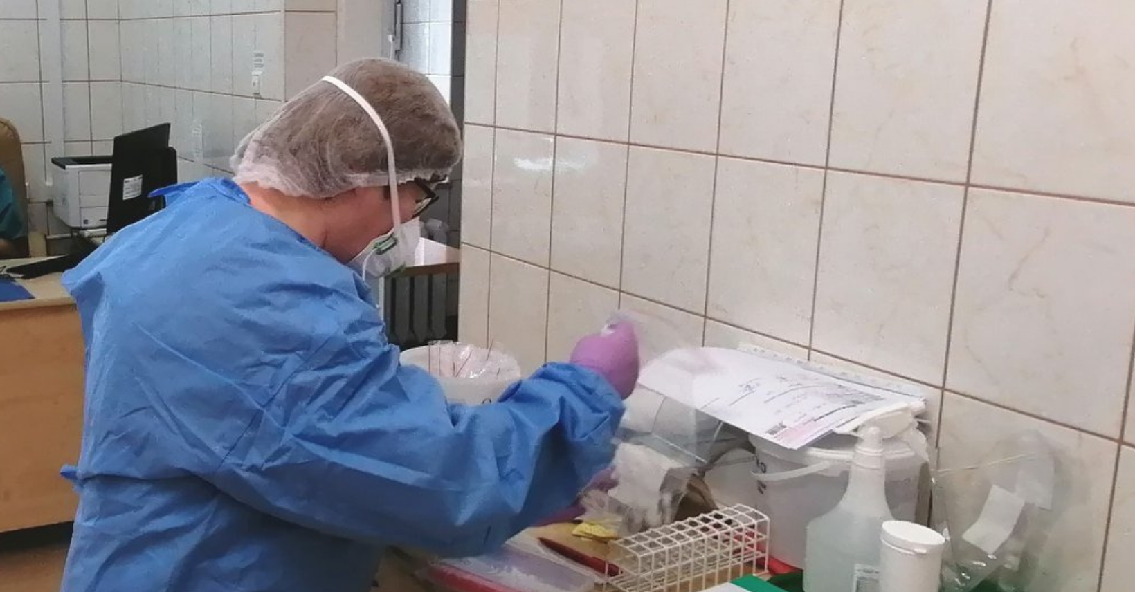 Szpital zdecydował wydłużyć godziny pracy punktu, gdzie wykonywane są testy na koronawirusa - Zdjęcie główne