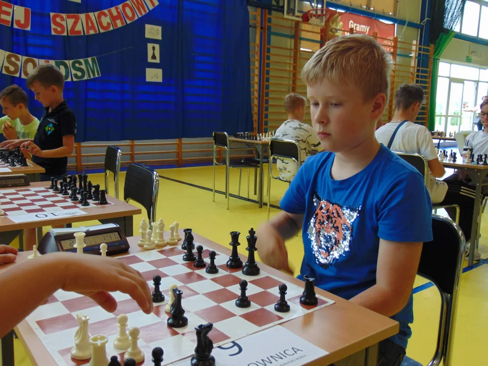Ponad 60-ciu zawodników zagrało w szachy w Radomyślu [ZDJĘCIA] - Zdjęcie główne