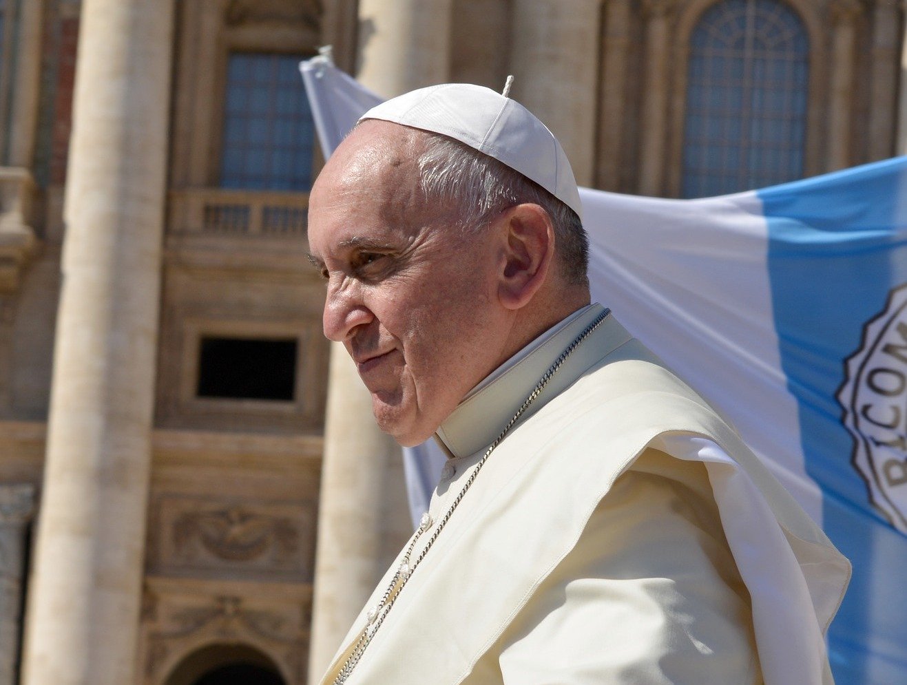 Tego nie widział świat. Papież Franciszek samotnie modlił się na placu Św. Piotra - Zdjęcie główne