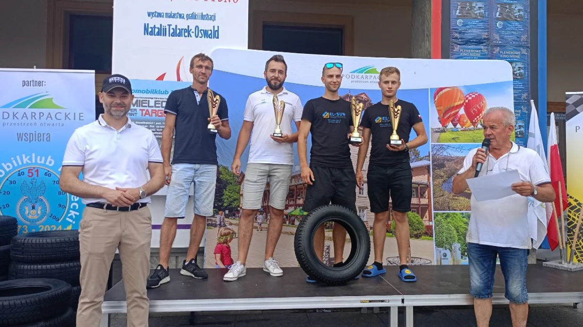 Wyjątkowe wydarzenie VI Super Sprint Targum w Mielcu zachwyciło mieszkańców. Puchary trafiły do rąk zwycięzców [ZDJĘCIA] - Zdjęcie główne