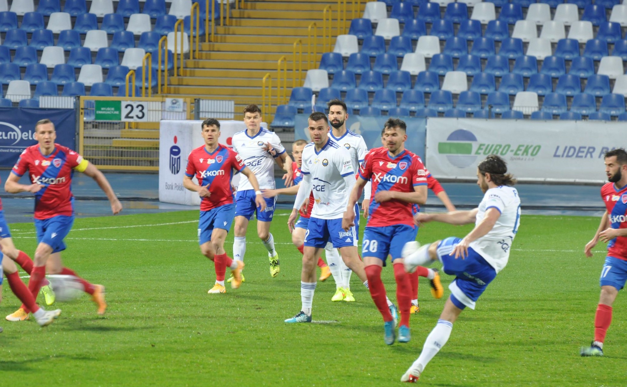 FKS Stal Mielec walczyła o trzecie zwycięstwo z rzędu - Zdjęcie główne
