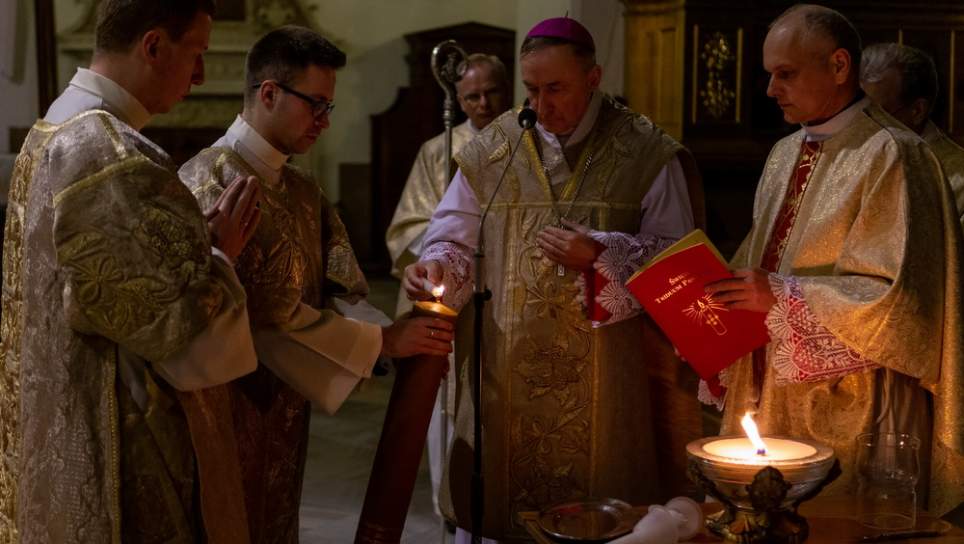 Biskup Jeż: Odczuwacie dotkliwy głód Eucharystii, w której fizycznego udziału nie zdoła zastąpić żadna transmisja - Zdjęcie główne