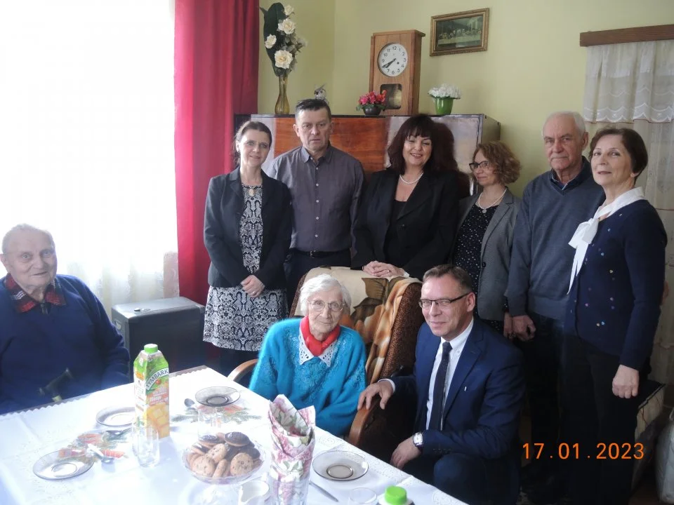 Sto lat to za mało! Setne urodziny pani Anny z Padwi Narodowej - Zdjęcie główne