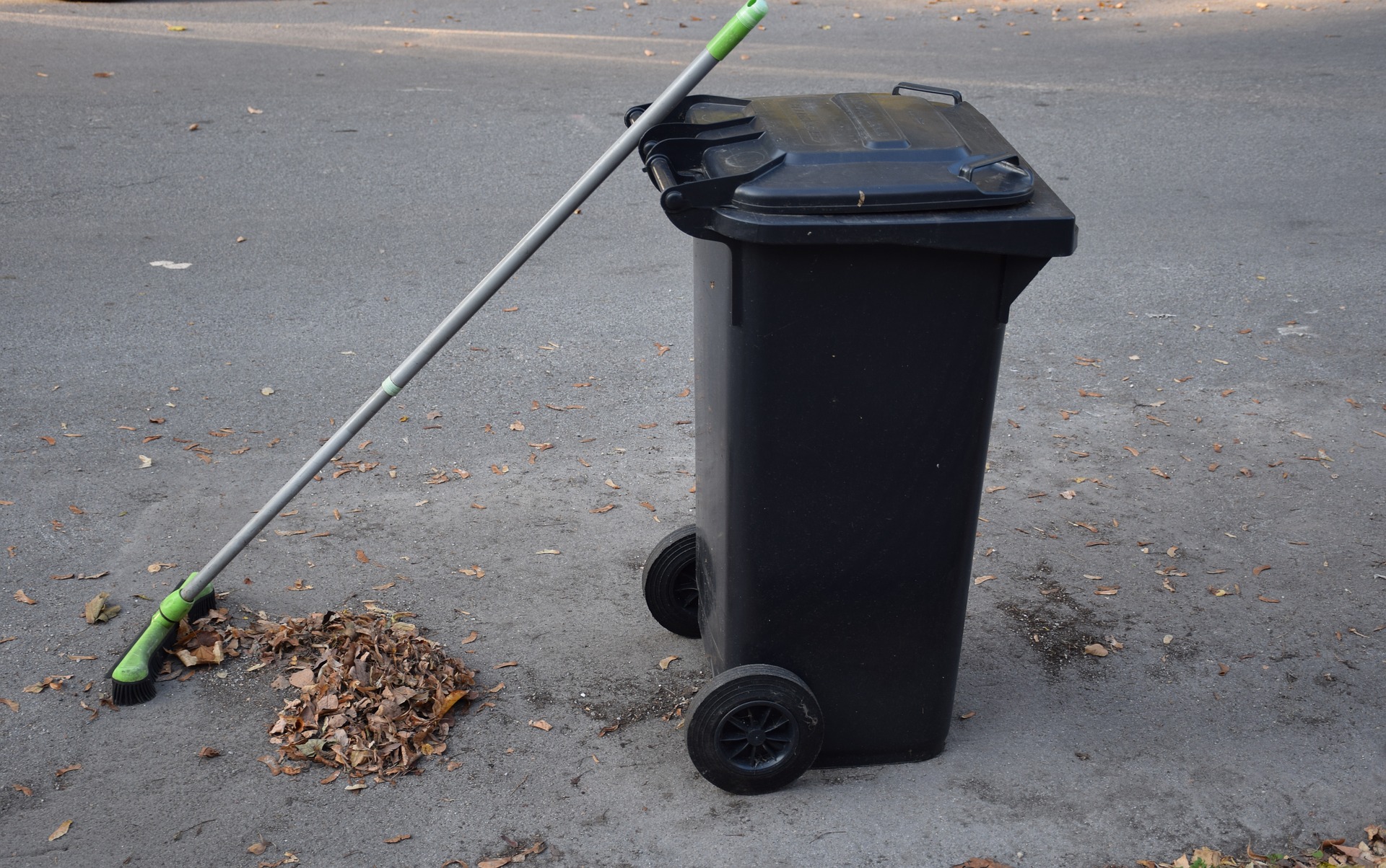 Urzędnicy z Borowej zweryfikują ze stanem faktycznym ilość osób podanych na deklaracjach śmieciowych   - Zdjęcie główne