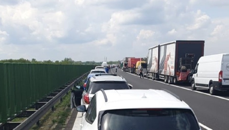 Wypadek na autostradzie A4 na wysokości Tarnowa. Zablokowany ruch w kierunku Krakowa - Zdjęcie główne