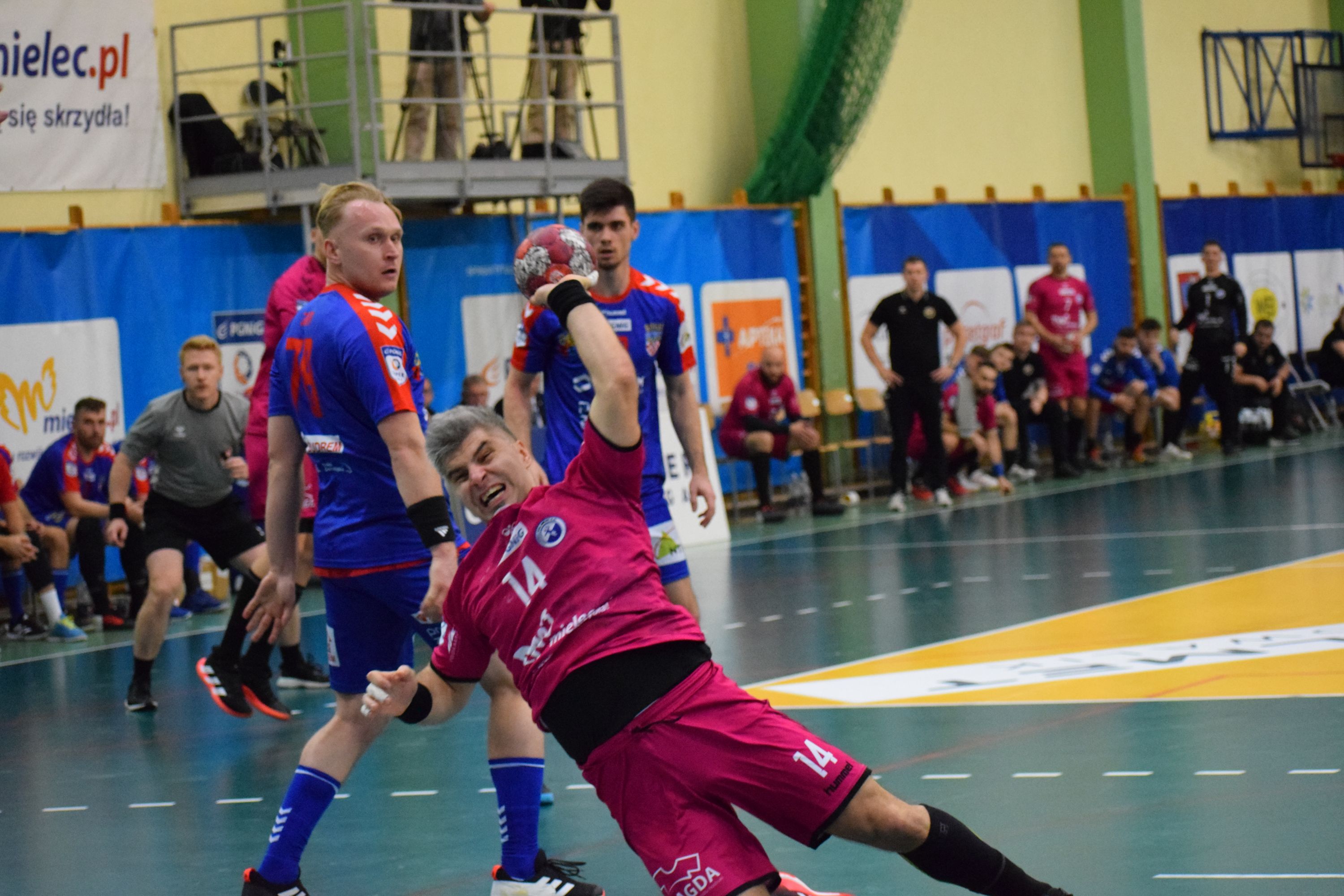 Handball Stal Mielec odnosi pierwsze zwycięstwo w sezonie [GALERIA] - Zdjęcie główne