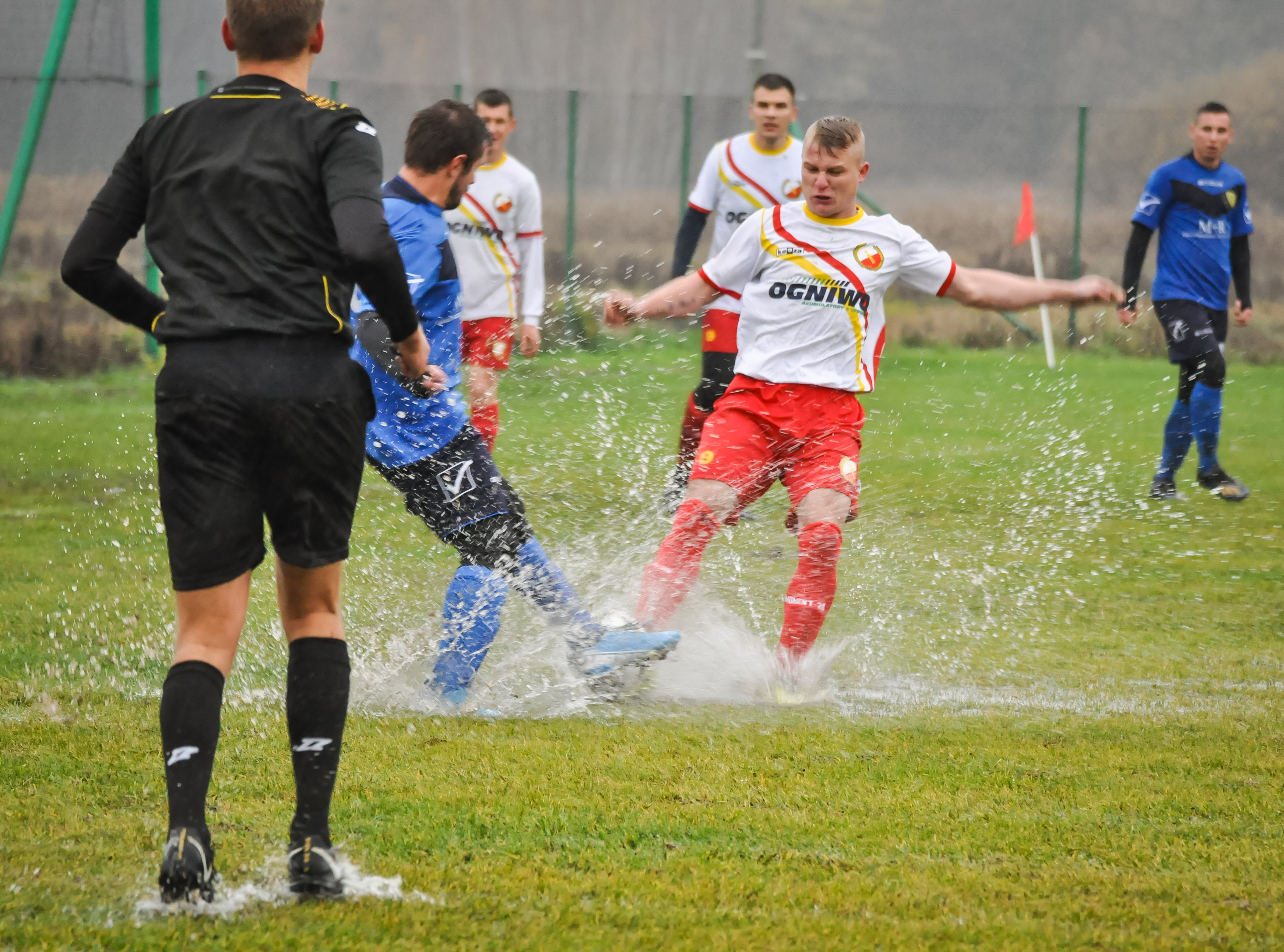 LKS Babicha - Czarni Trześń [FOTO] - Zdjęcie główne