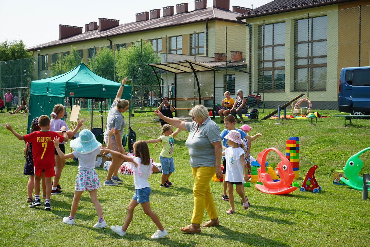 Piknik rodzinny w Tuszymie. Turniej, atrakcje i szczepienia [ZDJĘCIA] - Zdjęcie główne